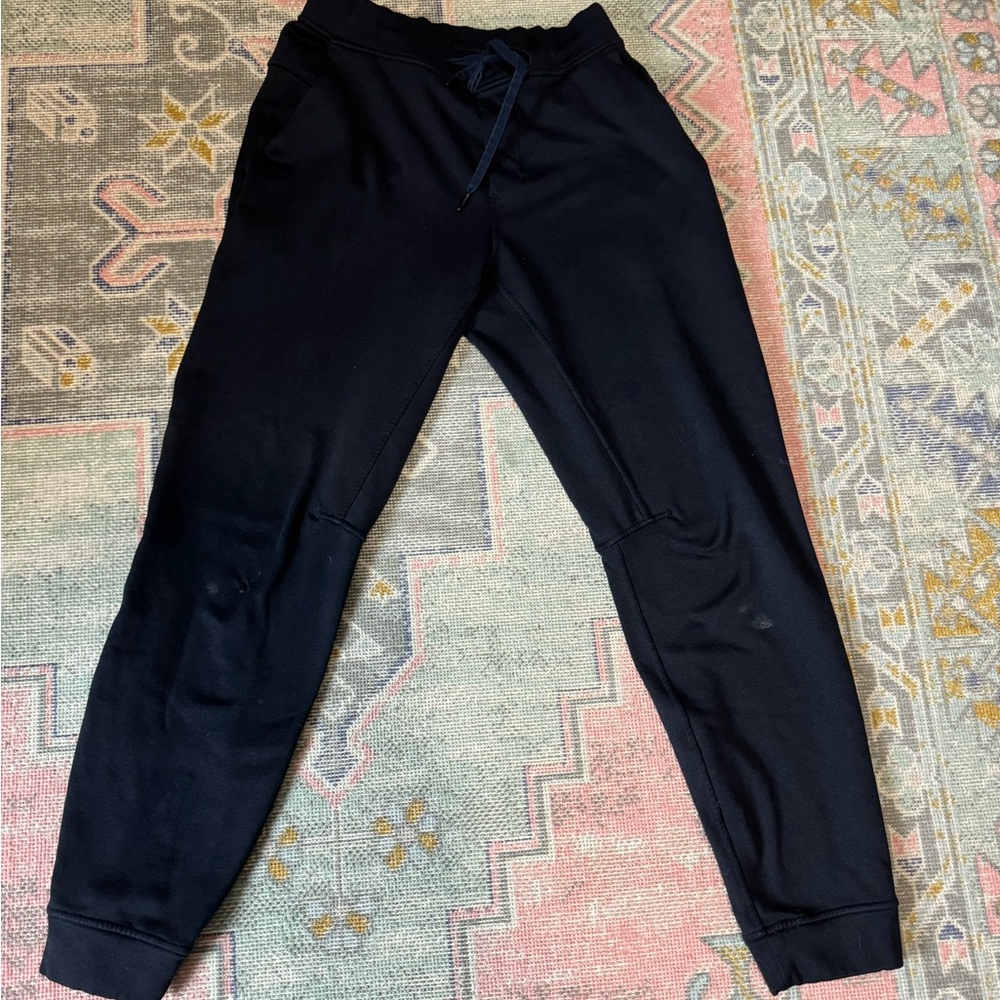 Lululemon men’s small, some signs of wear